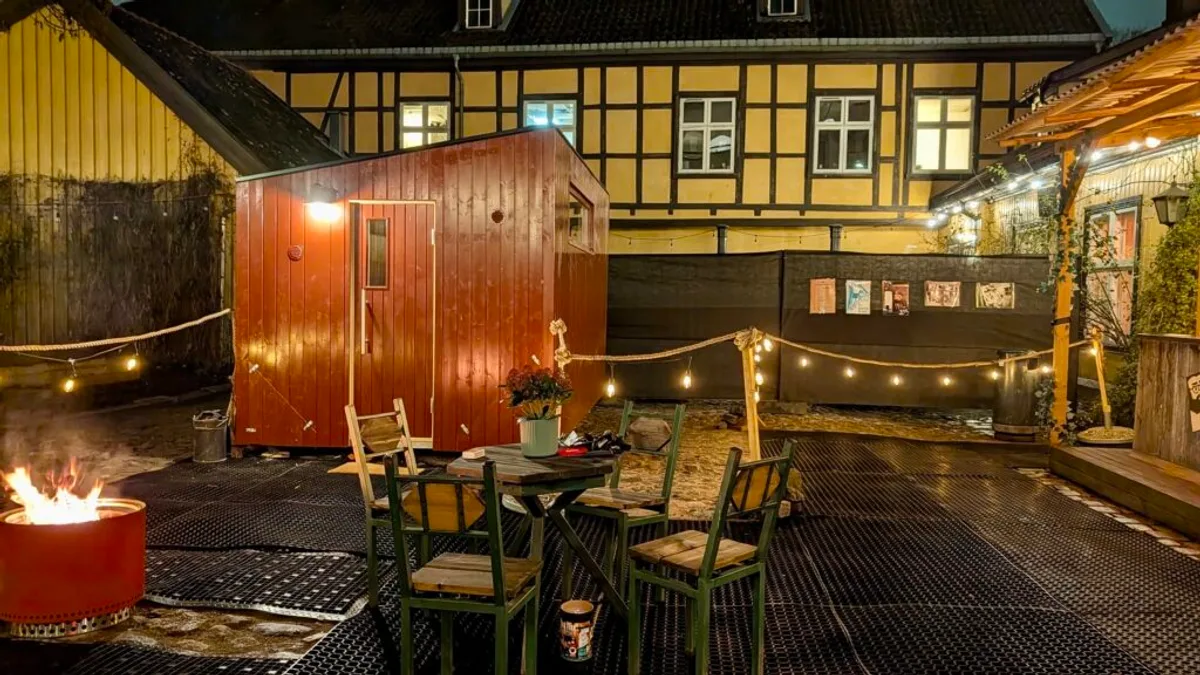 Folk i Storgata in Oslo